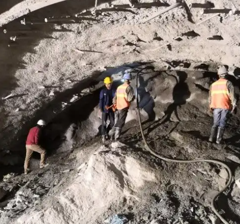 天长拱顶带模注浆料的施工流程及注意事项